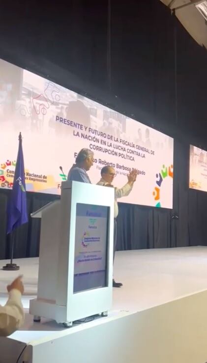 Así fue la ovación al fiscal Francisco Barbosa en Cali.