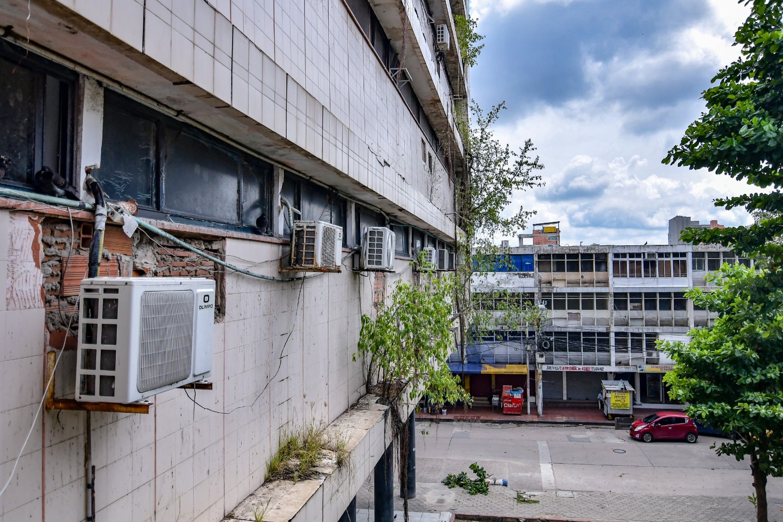 Mal estado de las instalaciones del Concejo de Barranquilla.