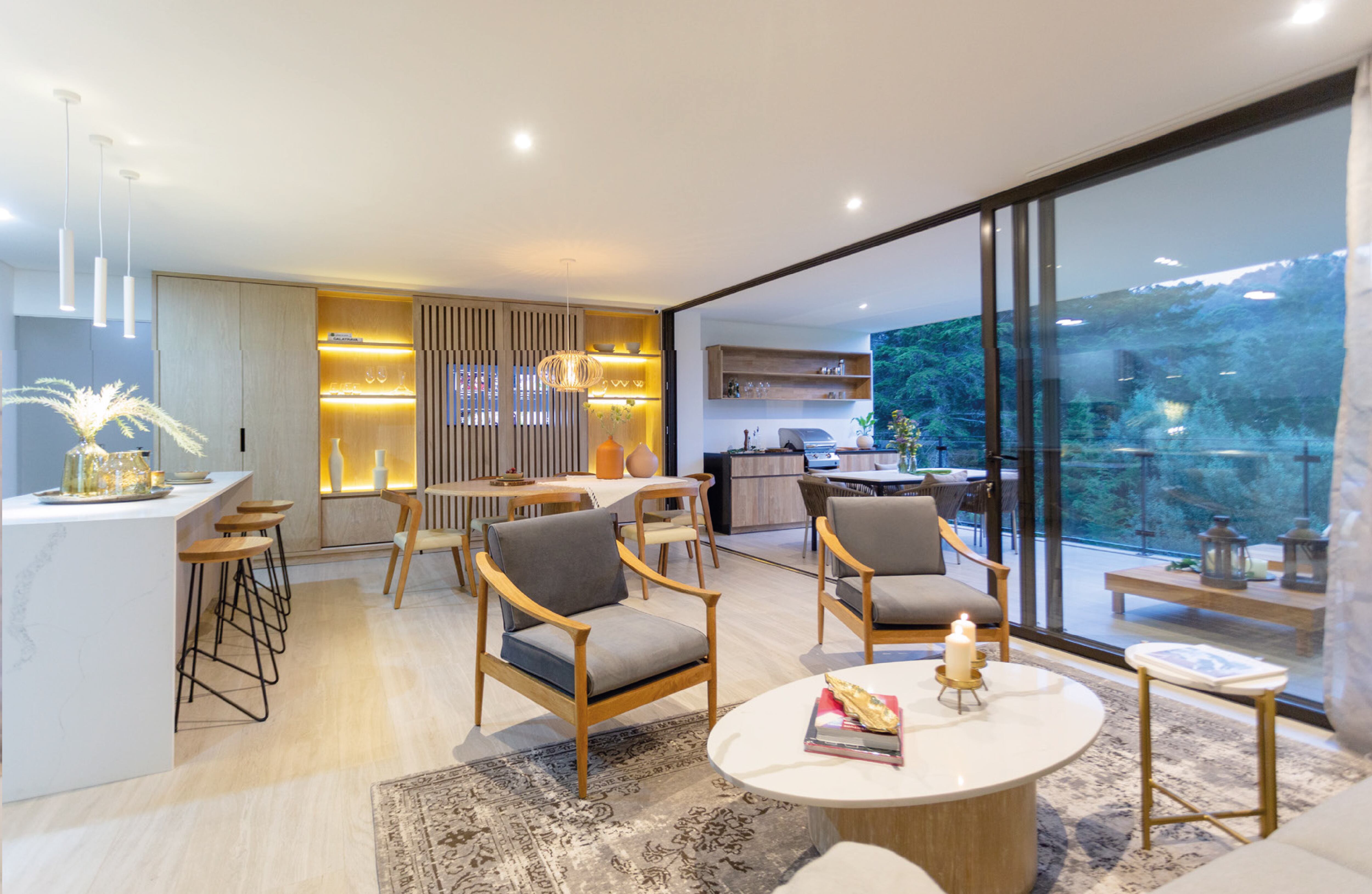 Los apartamentos, que estarán listos en 2025, se dividen en dos modelos: aquellos con áreas que oscilan entre 101 y 108 metros cuadrados, y otros que varían entre 119 y 128 metros cuadrados.