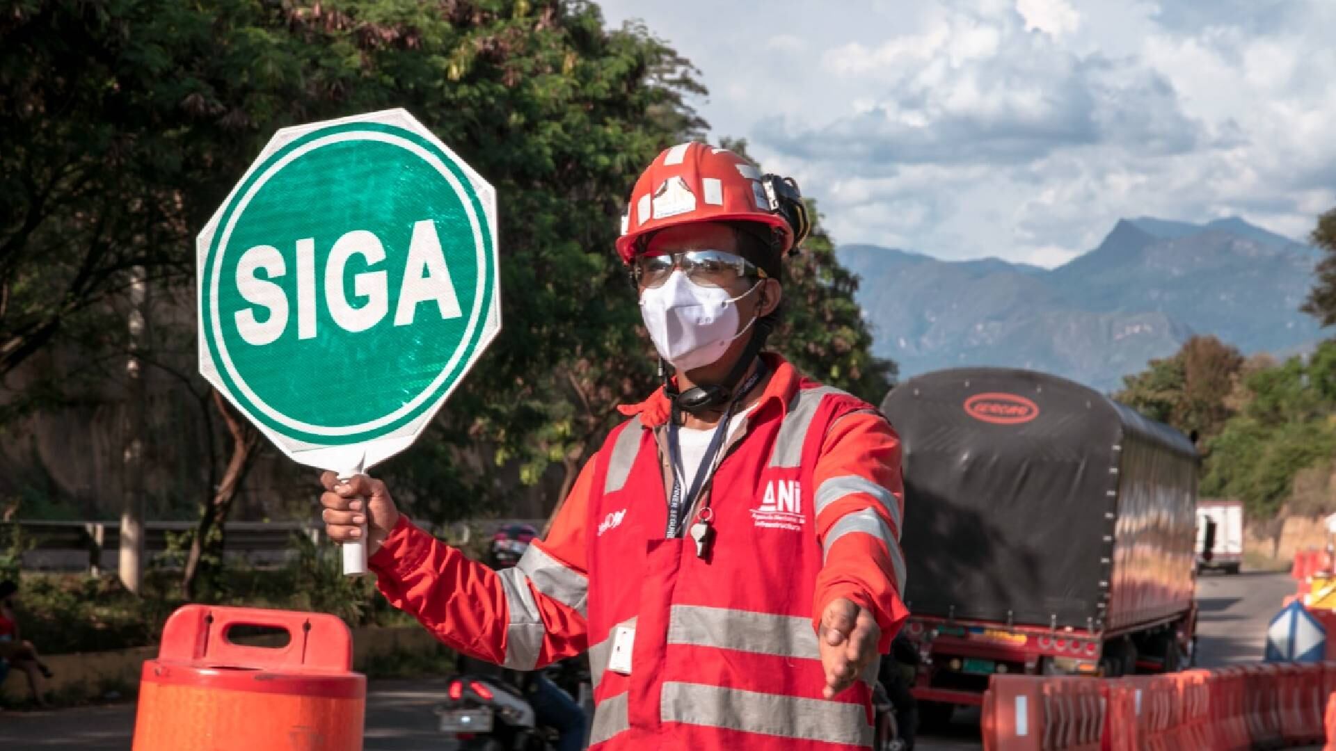 La Concesión Vía 40 Express está adelantando una rehabilitación de la doble calzada y una ampliación a un tercer carril.