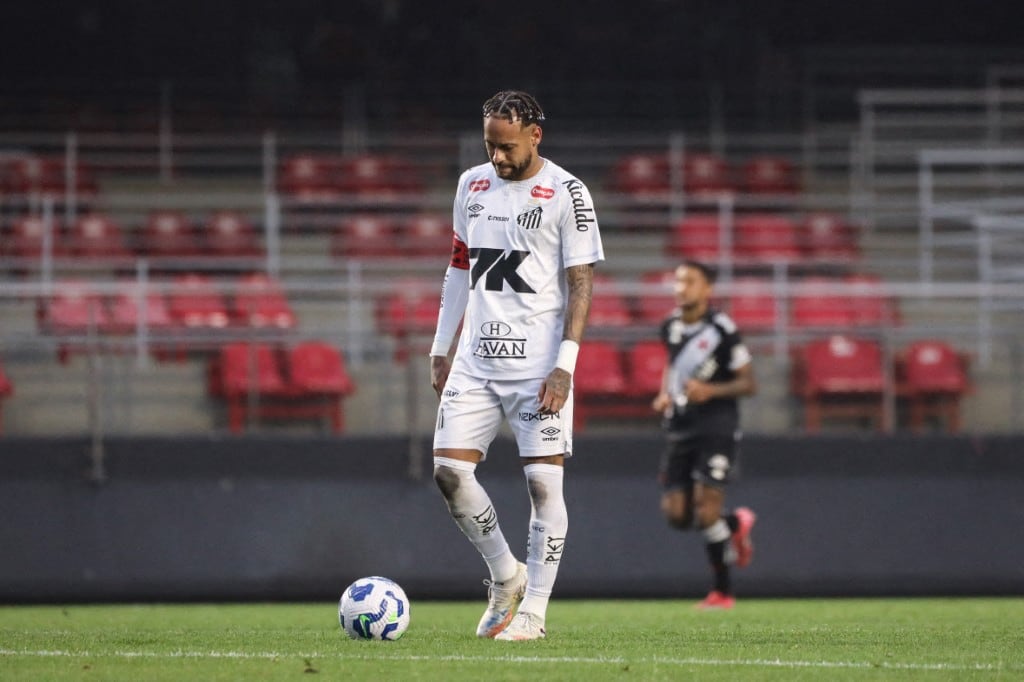 Neymar rompe en llanto tras dolorosa derrota ante Vasco da Gama por la liga de Brasil