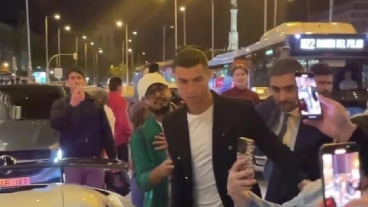 Cristiano Ronaldo se roba la atención en Madrid a bordo de un Bugatti.