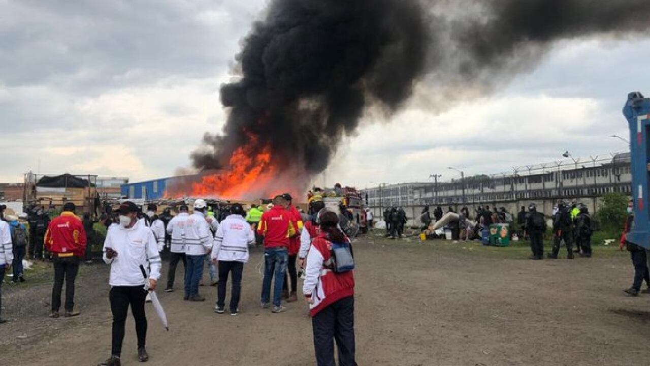 El incendio se registró en la en la carrera 57 con calle 17A.