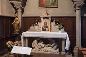 El santo que interviene para vender una casa.