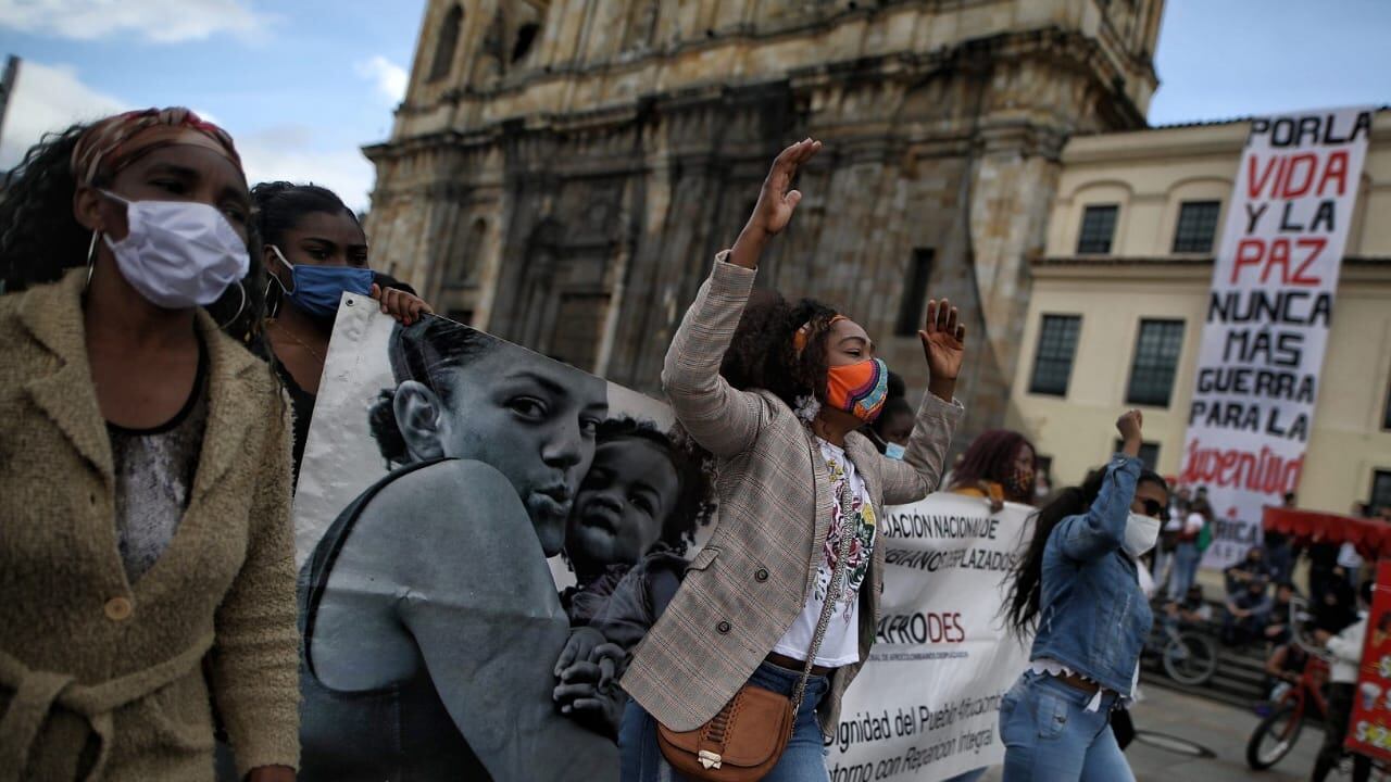 En general se vivió una jornada pacífica de protestas en todo el país. (Plaza de Bolívar Foto Esteban Vega La-Rotta).