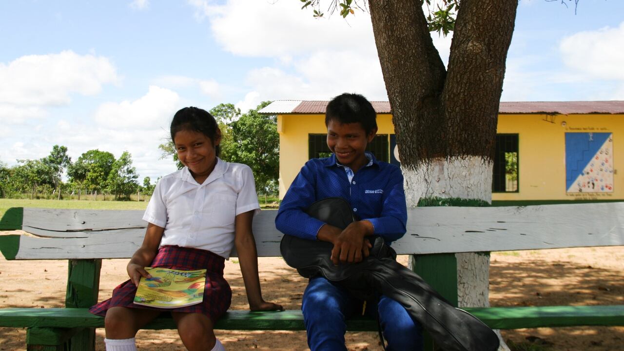 Noralba Moreno llegó el año pasado al internado Buenavista, donde lucha por encontrar el equilibrio entre la educación 'occidental' y el rescate de lo ancestral.