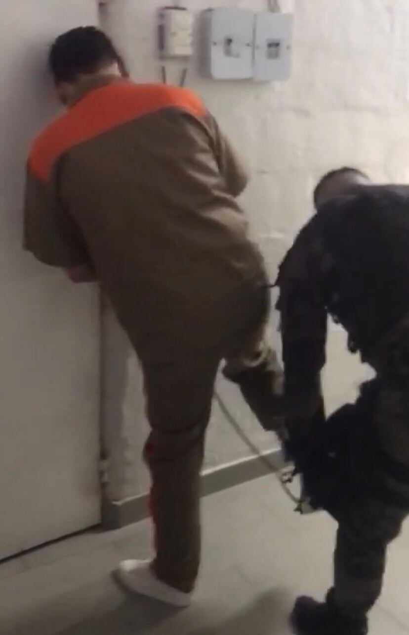 Esposado de pies y manos, trasladan a Digno Palomino a la cárcel de Cómbita en Boyacá