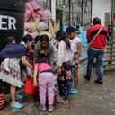 Comunidades indígenas, en su mayoría Emberas, viven en un refugio temporal llamado UPI La Rioja, desde su traslado el pasado mes de Abril.