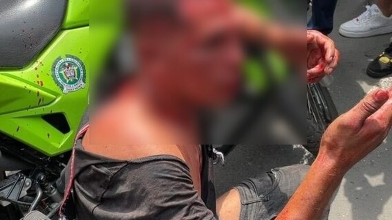 El supuesto ladrón fue capturado por la Policía y conducido a una estación.