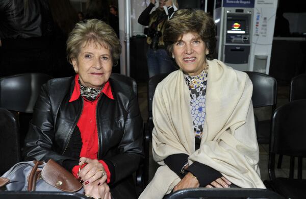 Martha Roldán y Fina de López.