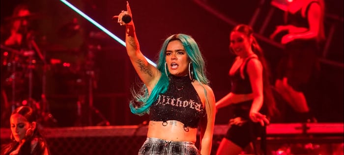 Karol G en Cali, donde cantó junto a Grupo Niche y vislumbró a los caleños con su show.