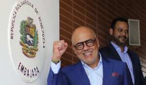 Jorge Rodríguez, presidente de la Asamblea Nacional de Venezuela, festejó la salida de Juan Guaidó