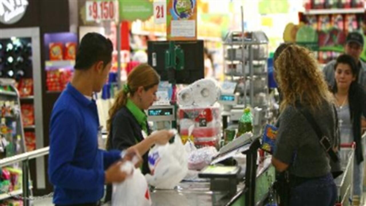 Las estimaciones de los expertos fluctuaron entre un 0,18 y un 0,47 por ciento para el tercer mes, con un promedio de 0,28 por ciento.