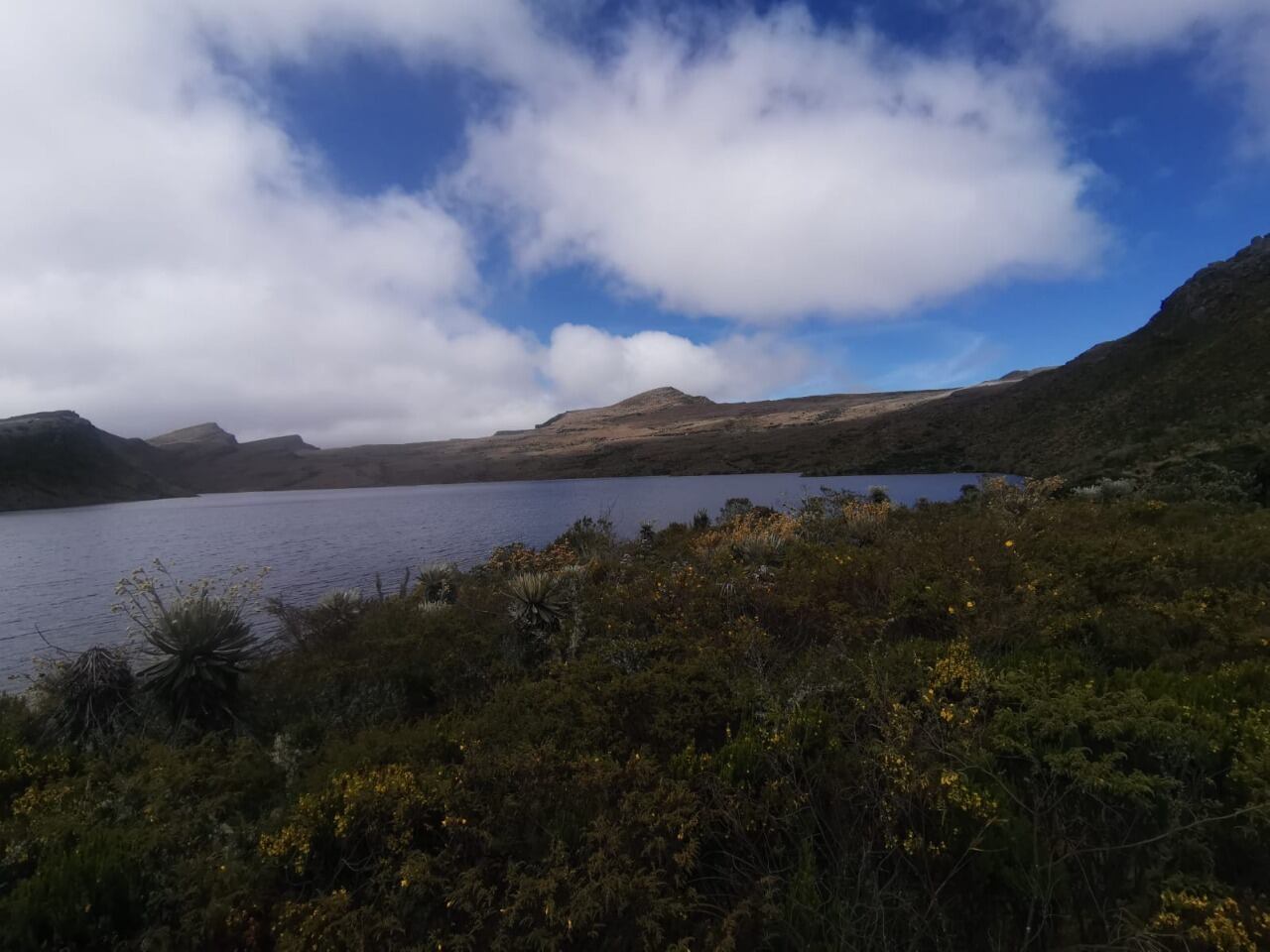 La construcción estaba ubicada en el área protegida del páramo de Sumapaz, en zona rural de Bogotá.