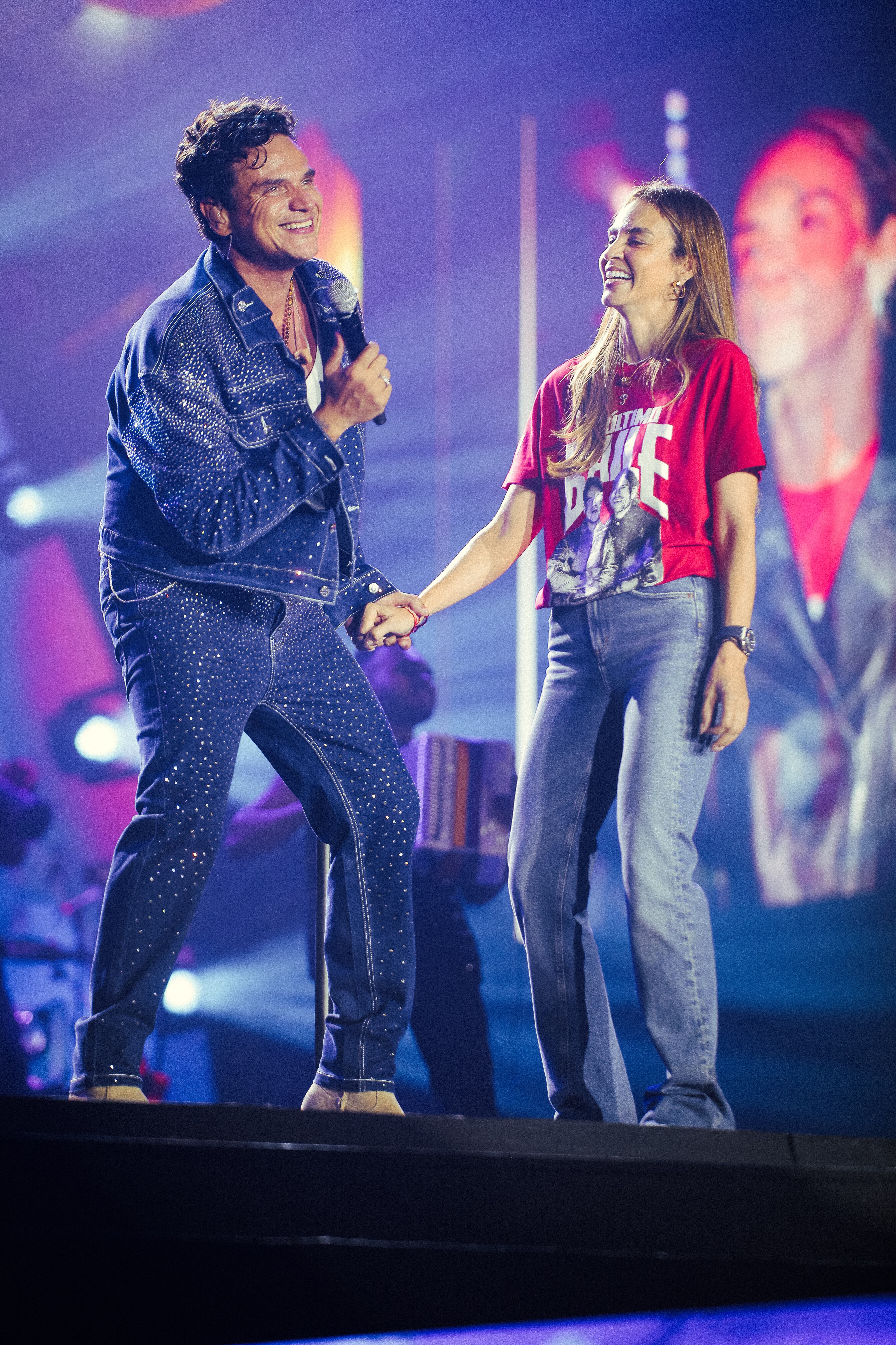 Silvestre Dangond le cantó a su esposa en su concierto de Bucaramanga.