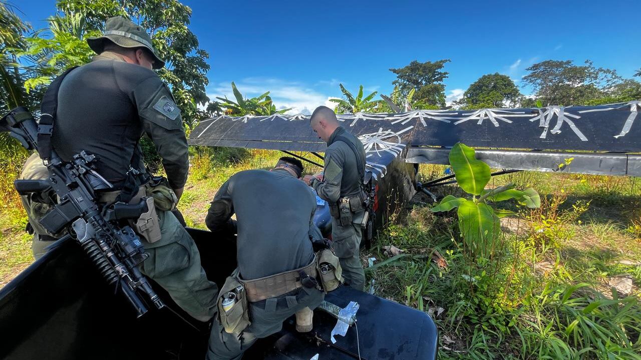 Destruyen avioneta liviana en Nariño.