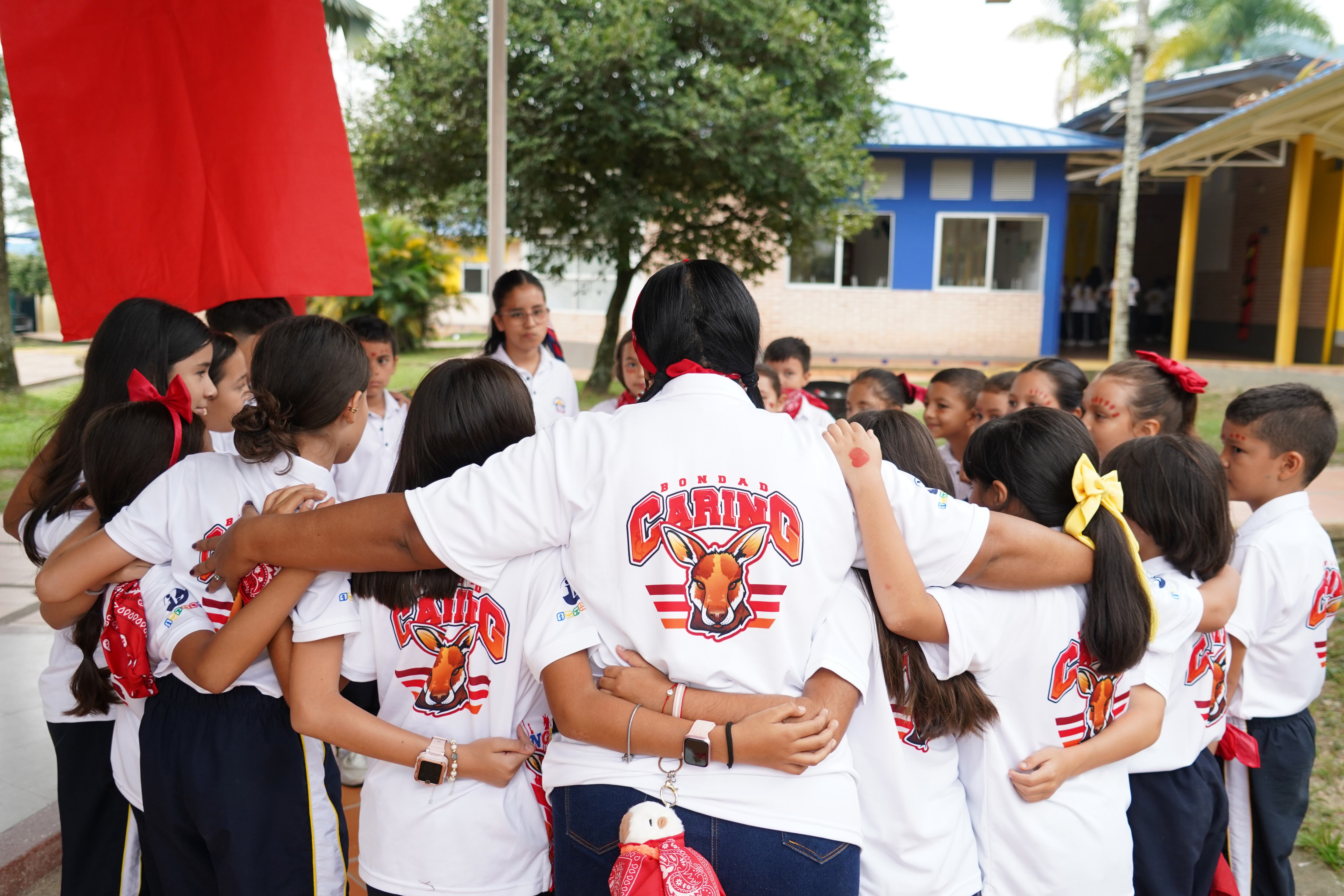 En el colegio los estudiantes no solo aprenden contenidos; también se cuestionan, profundizan y transfieren el conocimiento a su vida cotidiana.