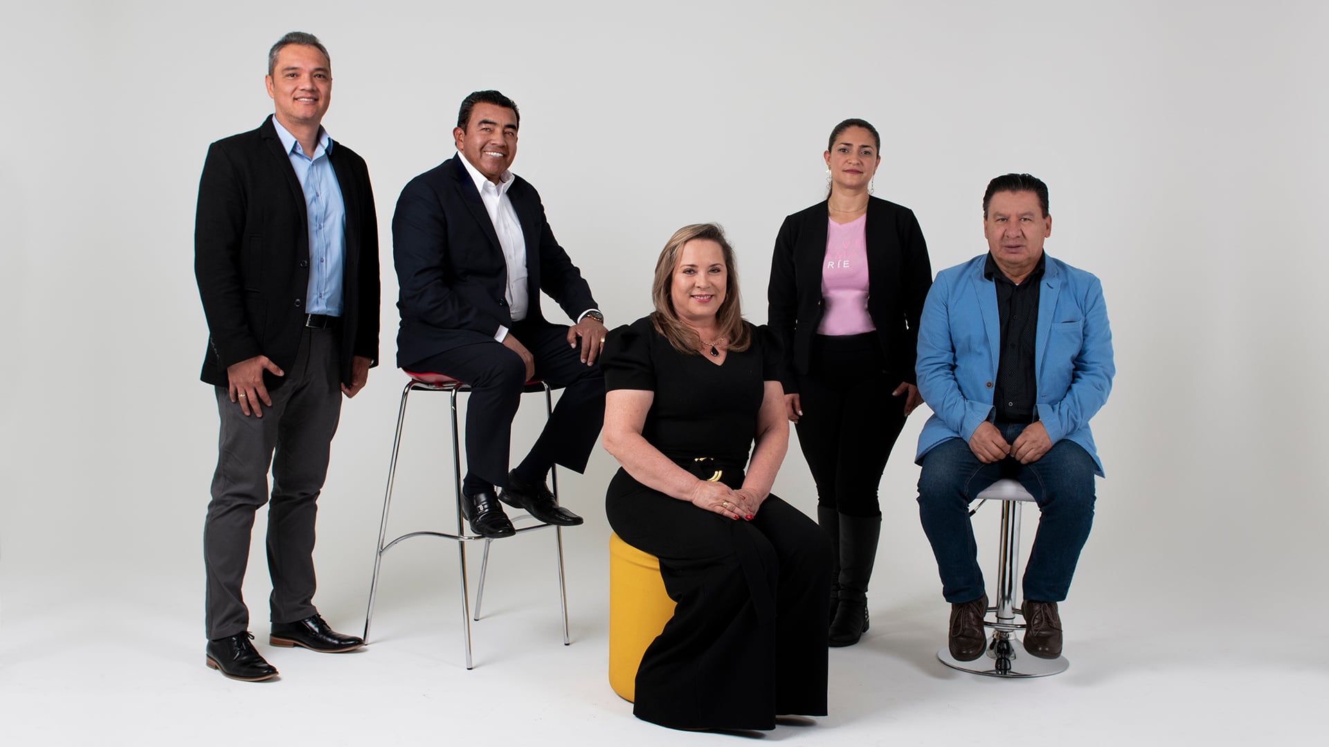 Richard Zapata, secretario de Competitividad y Desarrollo Económico de Mosquera; Jhon Alberto Molina, alcalde de Bojacá; Nohora Sánchez, alcaldesa de Silvania; Diana Zuluaga, representante del Consorcio Devisab; y Jaime Martínez Cruz, alcalde de Subachoque.