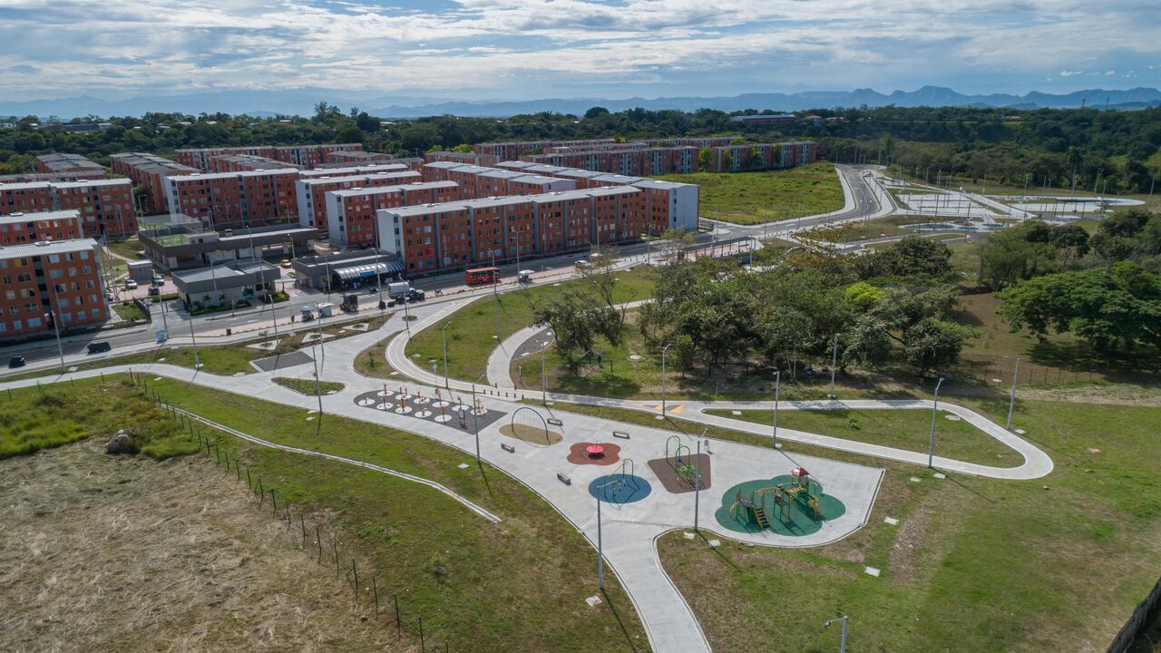 Arboleda del Campestre, en Ibagué, es un proyecto de Constructora Bolívar que ofrece vivienda, vías de acceso, transporte, urbanismo con parques y zonas verdes. Es una propuesta que garantiza sostenibilidad y autosuficiencia a sus habitantes.