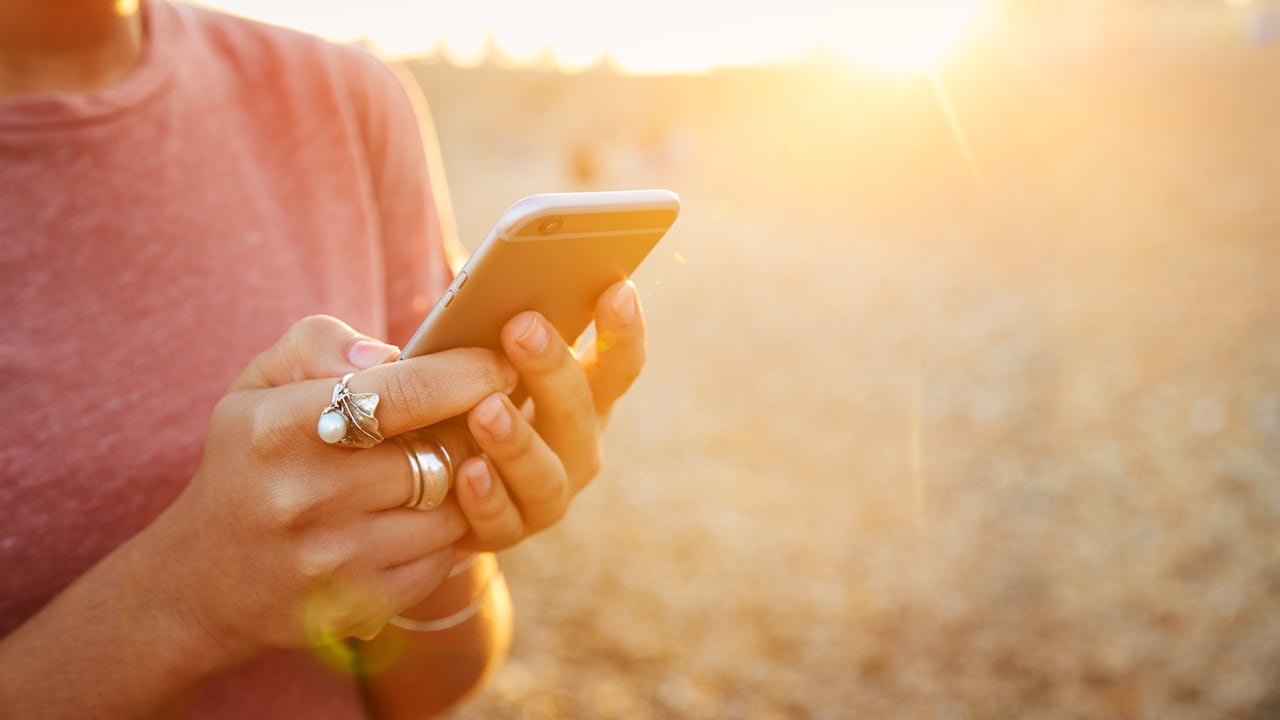 Así puede mantener el mismo número de celular en otro país.