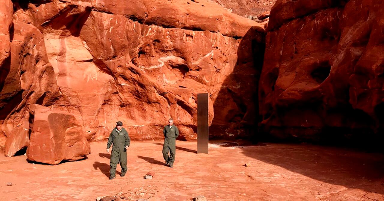 El misterioso monolito de hierro que apareció en el desierto de Utah. (Utah Department of Public Safety via AP)