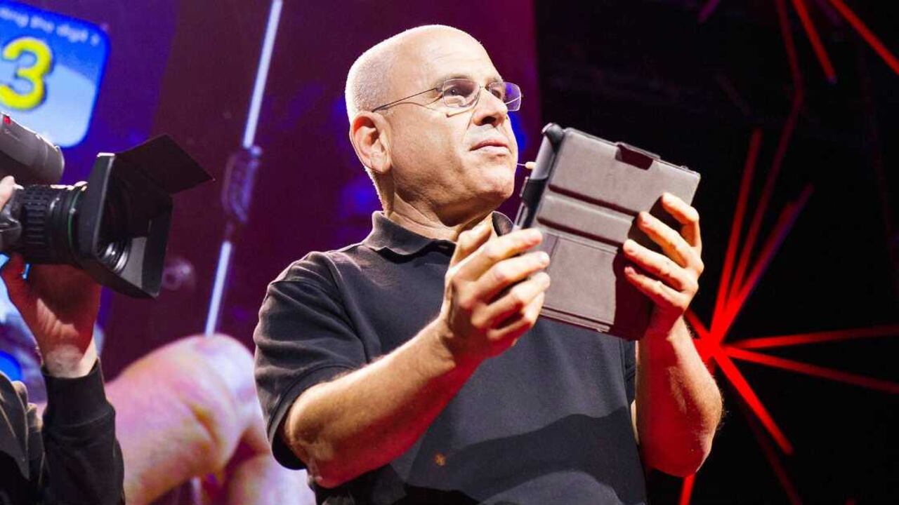 Shimon Shocken ha dictado por lo menos tres TedTalks y dicta dos cursos en Coursera.