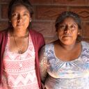 Domitila Mendoza, de 42 años, y su hija Anaí, de 16, originarias de Vicente Guerrero, Metlatónoc, en el Estado de Guerrero, México.