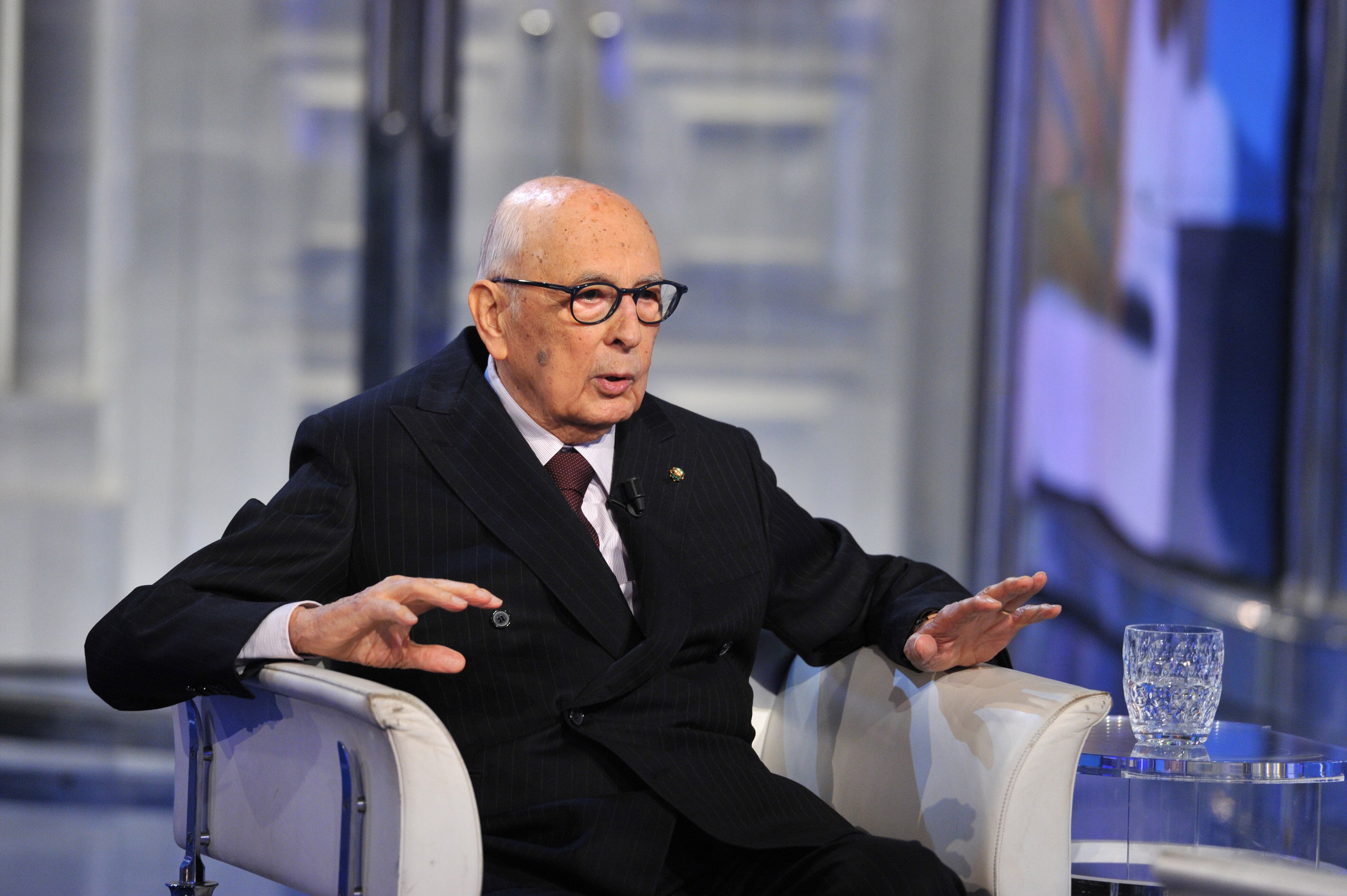 Giorgio Napolitano asiste al programa de televisión 'Porta A Porta' el 21 de noviembre de 2016 en Roma, Italia.