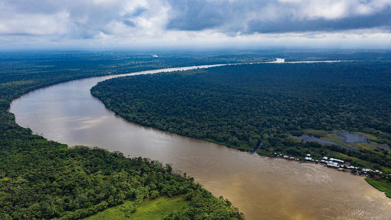 Paros armados, bloqueos fluviales, instalación de minas antipersona y amenazas masivas han convertido a esa región en un laboratorio del miedo.
