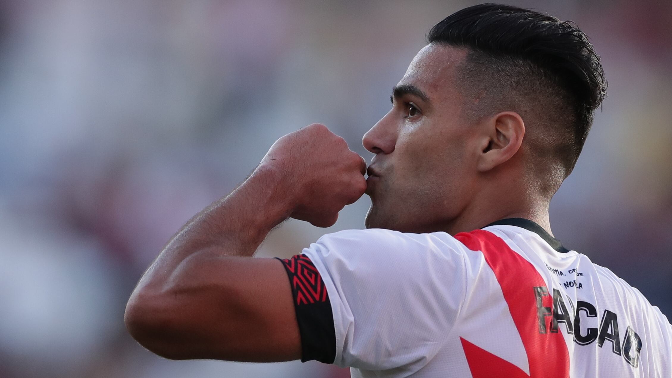 MADRID, SPAIN - SEPTEMBER 26: Radamel Falcao of Rayo Vallecano de Madrid celebrates scoring their second goal during the LaLiga Santander match between Rayo Vallecano and Cadiz CF at Campo de Futbol de Vallecas on September 26, 2021 in Madrid, Spain. (Photo by Gonzalo Arroyo Moreno/Getty Images)