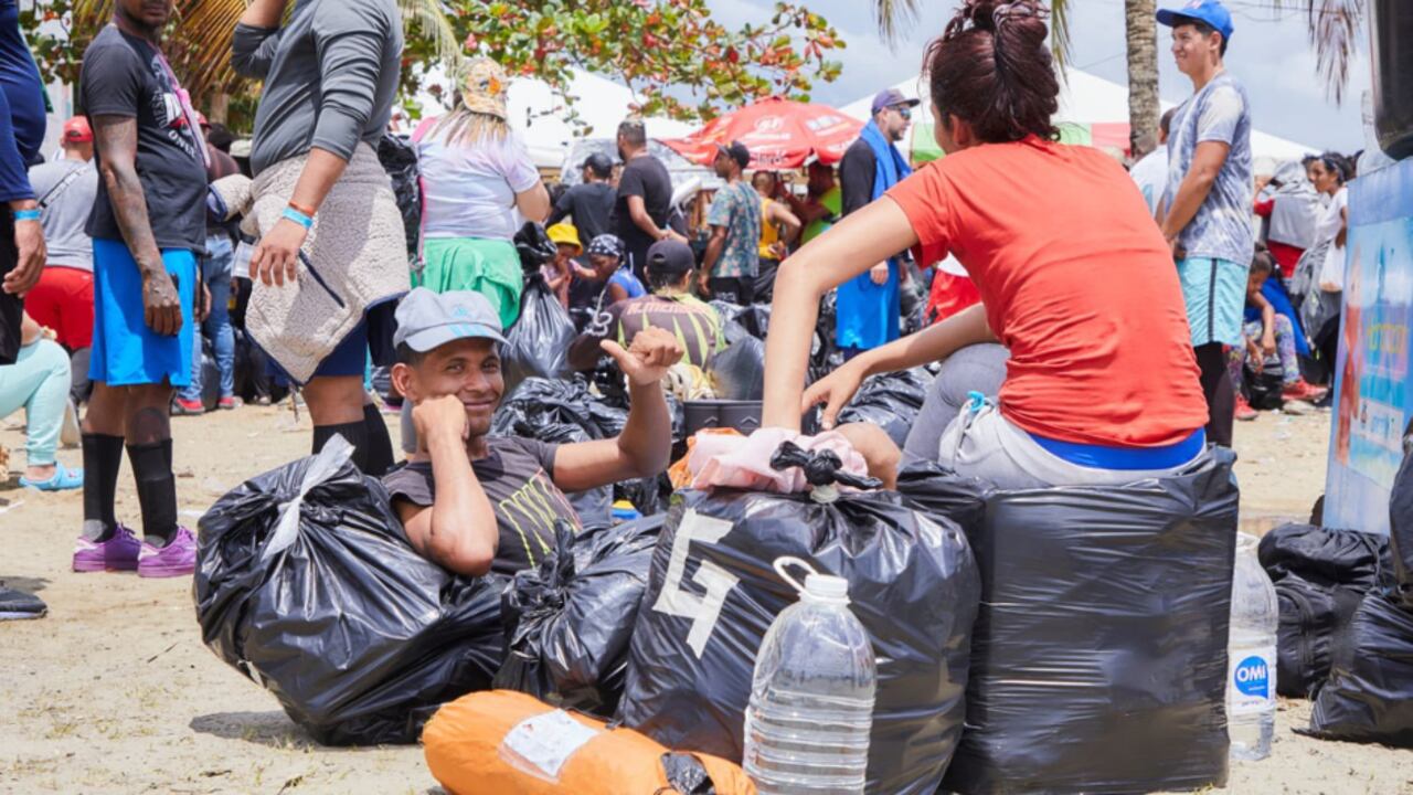 Migrantes en Necoclí, Antioquia.