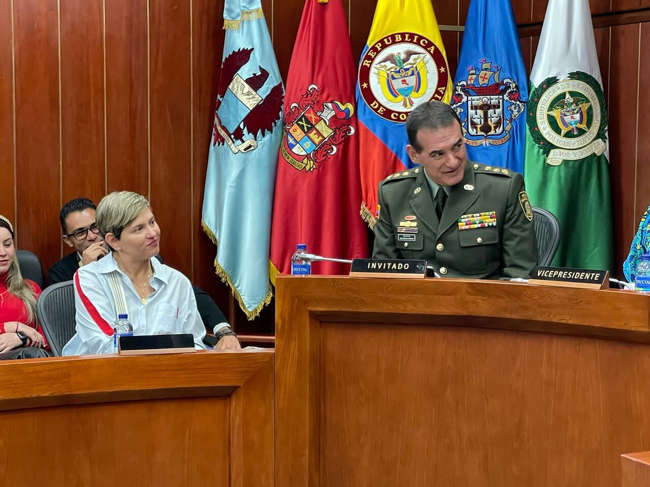 Verónica Alcocer en la Comisión Segunda del Senado.