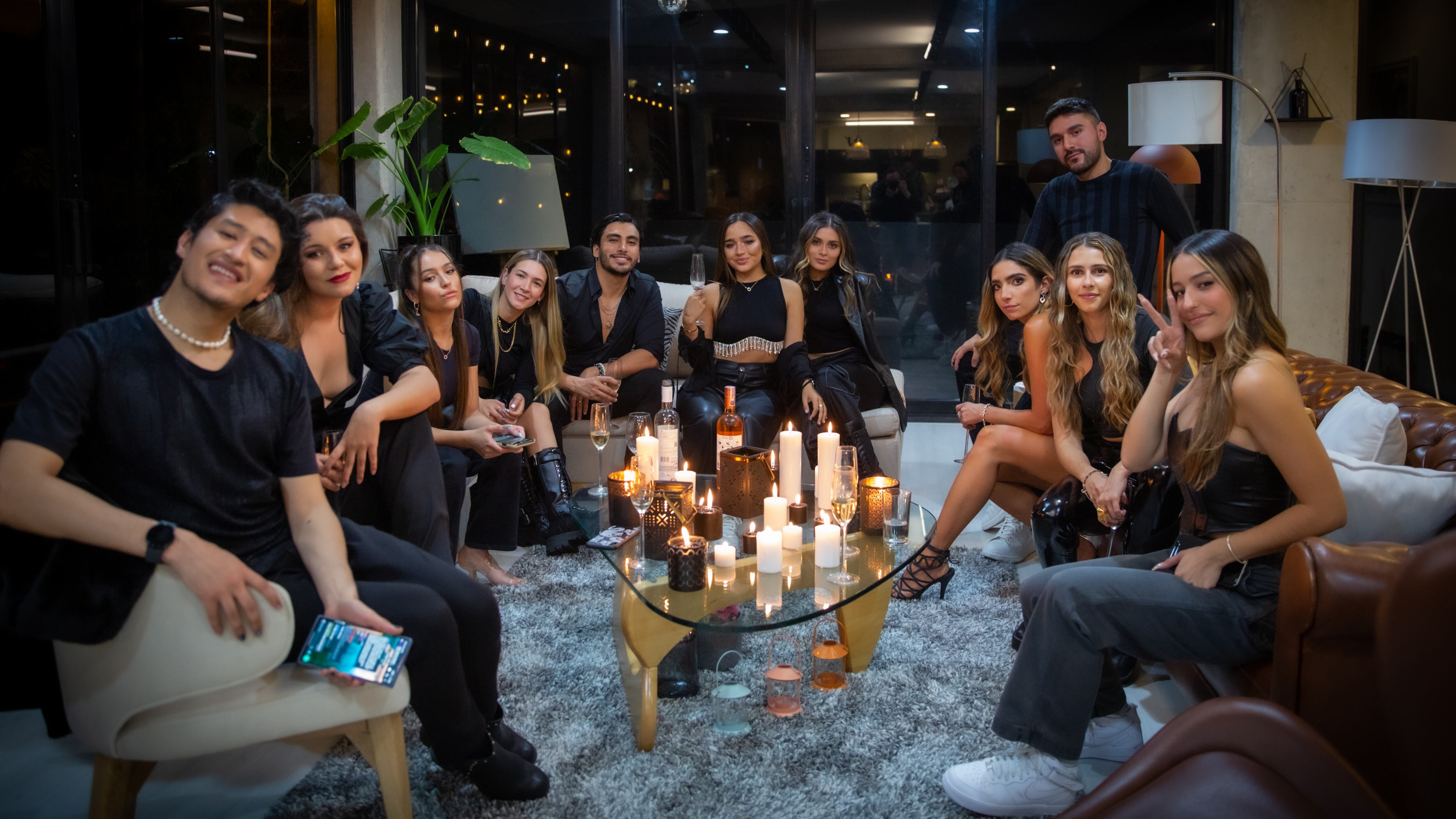 Varios influenciadores bogotanos conformaron el elenco de la docuserie 'Calle y Poché: sin etiquetas'.