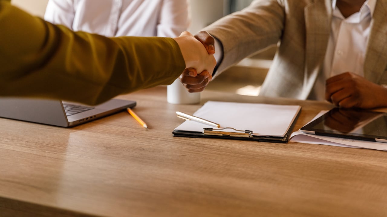 Oportunidad de empleo en el Departamento de Fiduciaria y Valores del Banco de la República.