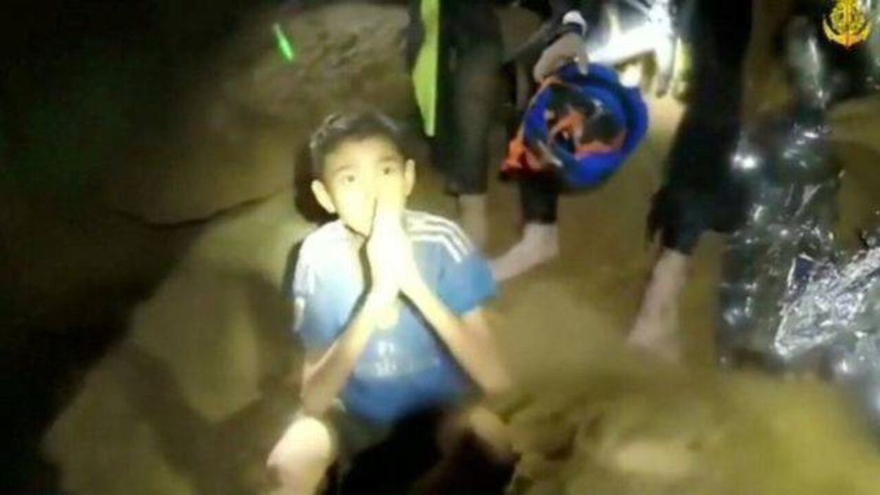 Los niños completan dos semanas atrapados en la cueva.