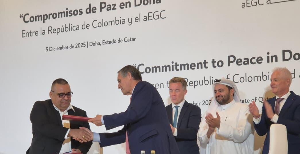 Acuerdos de paz entre el Gobierno Nacional y el EGC que se realizan en Doha, Catar.
