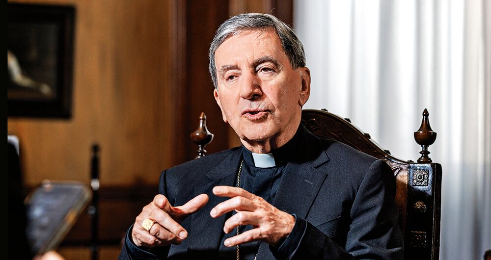    El cardenal emérito Rubén Salazar recibió a SEMANA en la Arquidiócesis de Bogotá. 