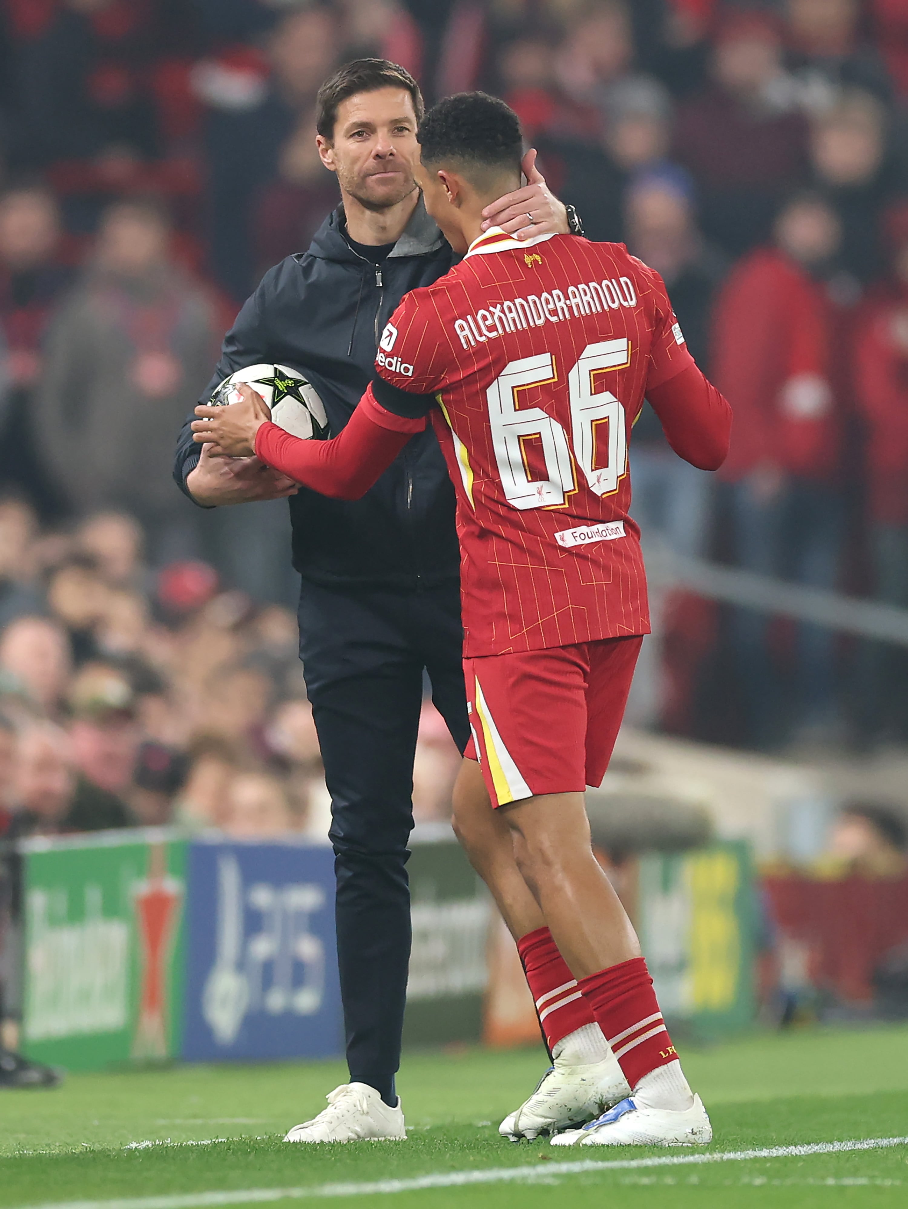 Xabi Alonso dirigirá a Alexander-Arnold en el Real Madrid