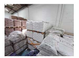 “Al revisar de forma minuciosa la bodega, se hallaron estibas con bultos de color blanco, identificado con logos y nombres de la sustancia química controlada Metabisulfito de Sodio”, señala documento oficial conocido por SEMANA.