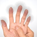 La falta de algunas vitaminas puede causar hormigueo y adormecimiento en las manos.