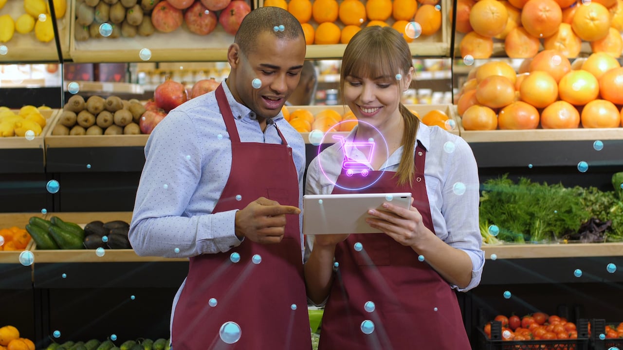 Hoy se celebran los primeros 30 años del CEN, y Carvajal expresa su agradecimiento a los miles de proveedores y comercios que han depositado su confianza.