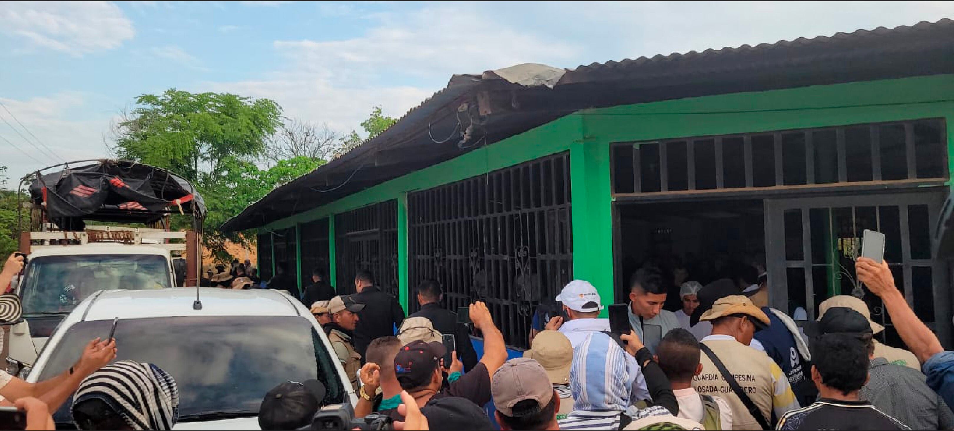 liberación uniformados del Esmad