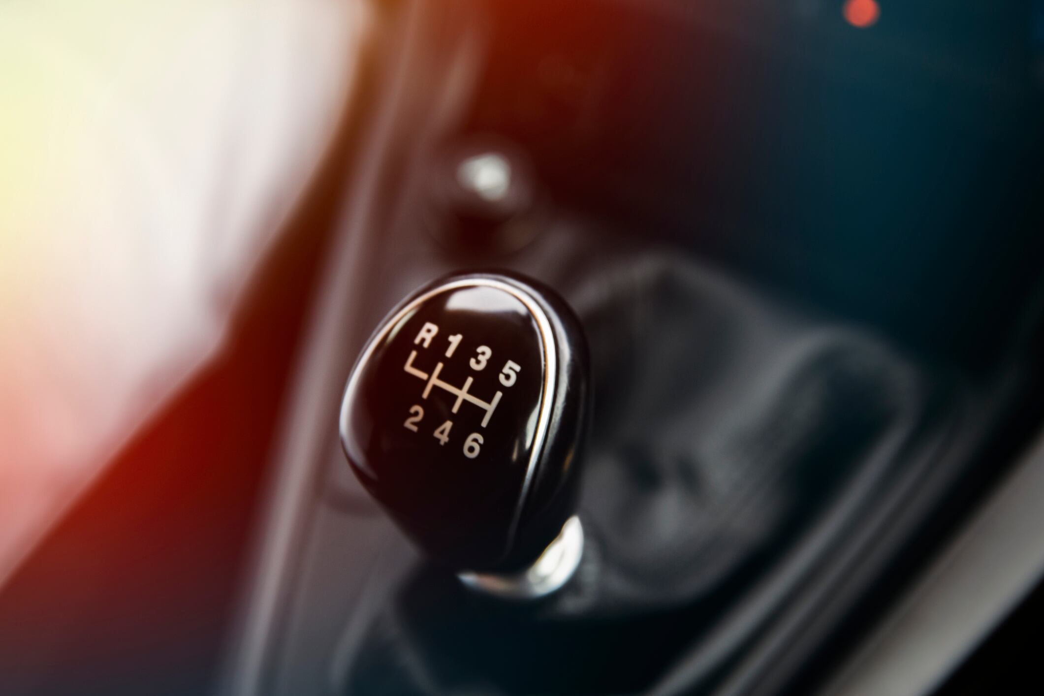 La resistencia al cambio puede ser costosa cuando se trata de mantenimiento de vehículos. No posponer las reparaciones necesarias puede salvar la caja de cambios de un daño significativo.