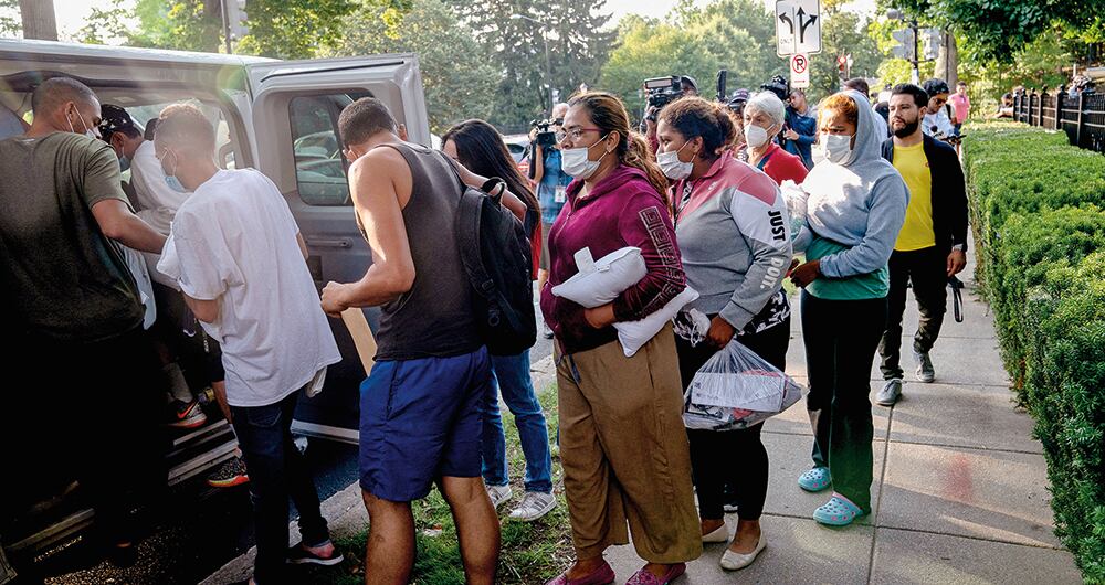 El alcalde de Nueva York, Eric Adams, declaró la semana pasada la emergencia en la ciudad ante la “crisis humanitaria” derivada de la llegada de miles de migrantes.
