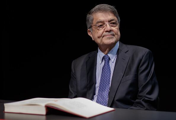 El escritor nicaragüense Sergio Ramírez, disidente y antiguo sandinista, respondió este jueves a la retirada de la nacionalidad a él y 93 disidentes por el gobierno de Daniel Ortega afirmando: “Nicaragua es lo que soy”. (Photo by Eduardo Parra/Getty Images)