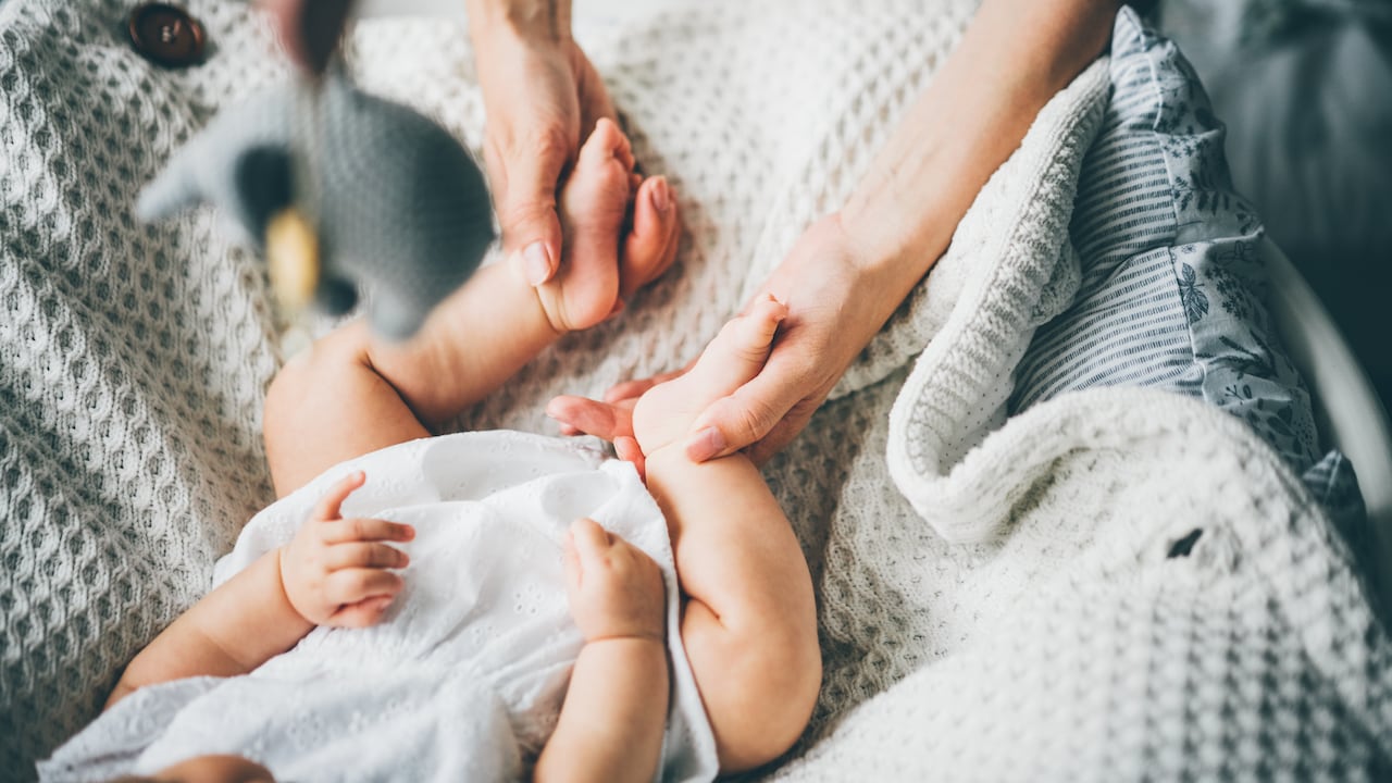 Un recién nacido llora con más frecuencia en las noches y su llanto puede durar entre 30 a 40 minutos o más.