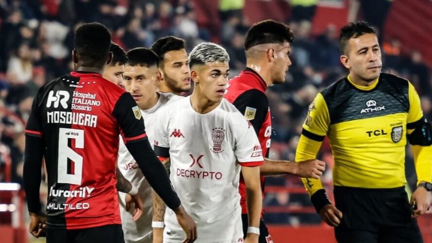 Partido entre Huracán y Newell's Old Boys en la Liga Profesional Argentina