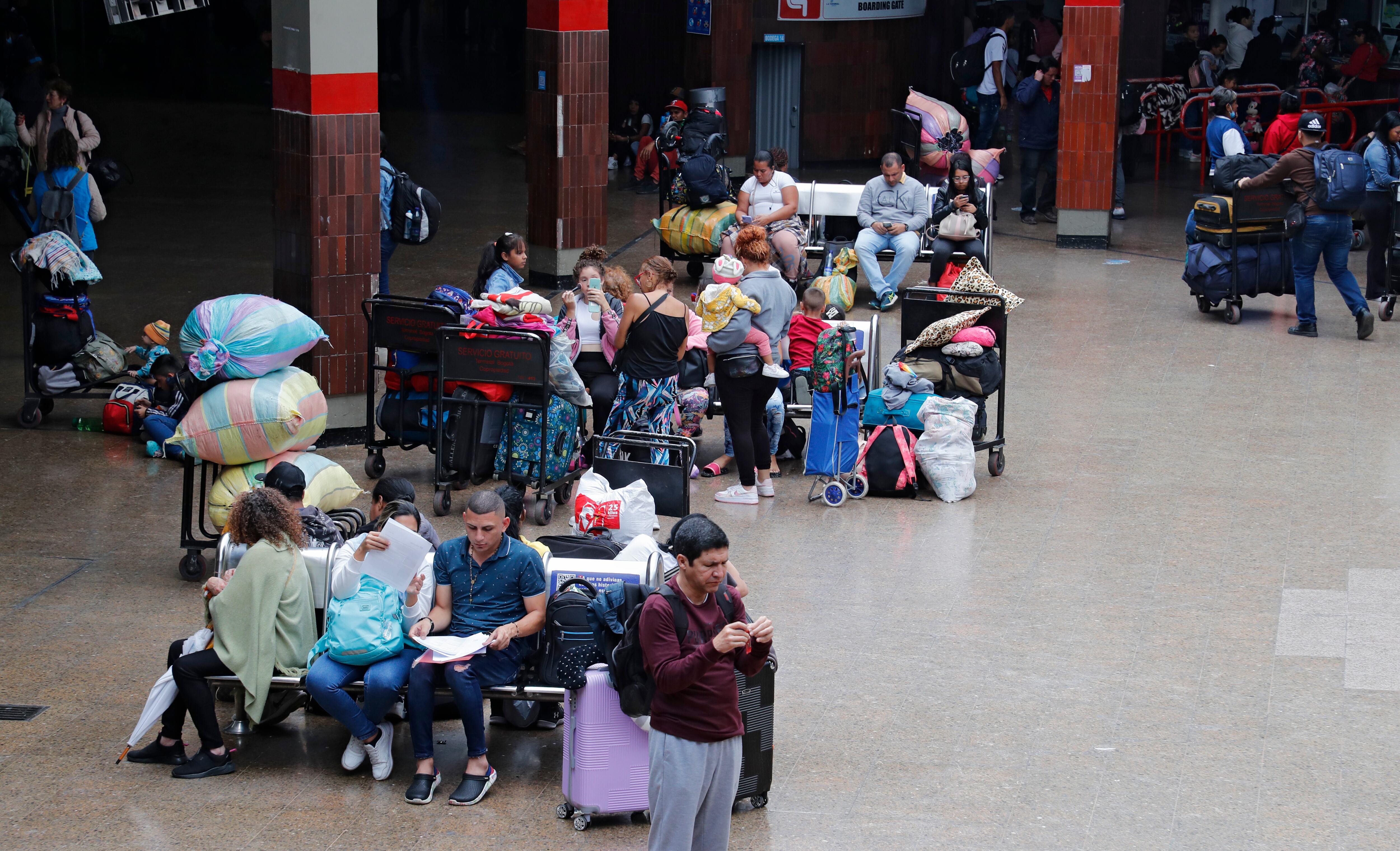 Terminal de Transporte de Bogotá  viajeros durante la temporada de Semana Santa
Bogota abril 5 del 2023
Foto Guillermo Torres Reina / Semana