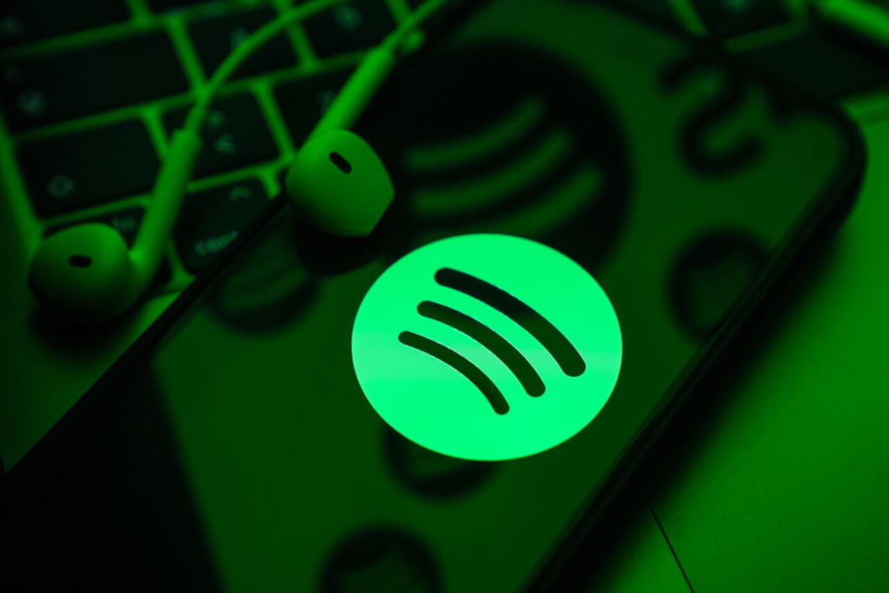 Spotify incorpora una nueva función para ver cuántas veces se ha escuchado o visto un pódcast.