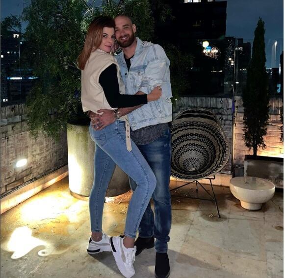 Carolina Cruz junto a Jamil Farah.